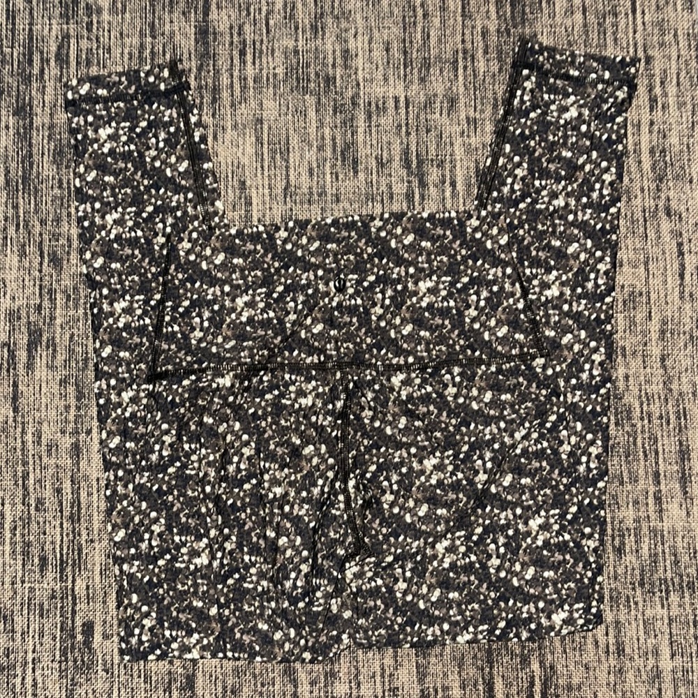 Lululemon Shine Tight (Roll Down)
Shimmy Shimmer Multi